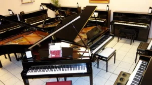 Centre Schmidt Pianos