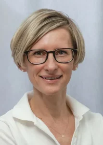 Dr. med. Nadine Farkas